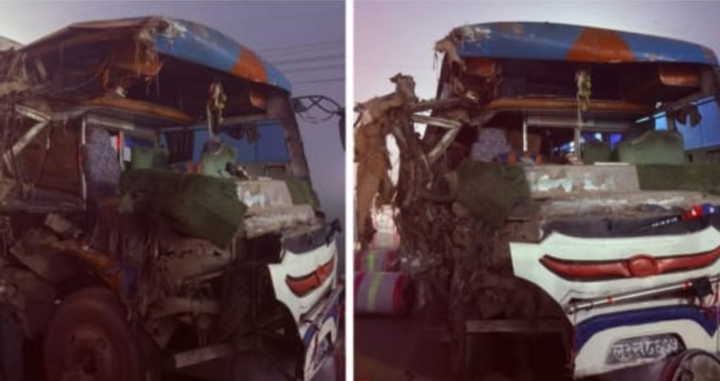 रुपन्देहीमा स्कुल बस र ट्याक्टर ठोक्किँदा २१ विद्यार्थी घाइते