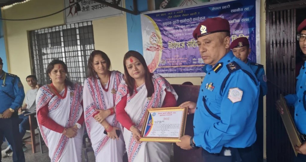 आईजीपी कार्कीको गाउँमा श्रीमती संघ र स्वास्थ्यकर्मी: घमिरमा विशेषज्ञसहित स्वास्थ्य शिविर
