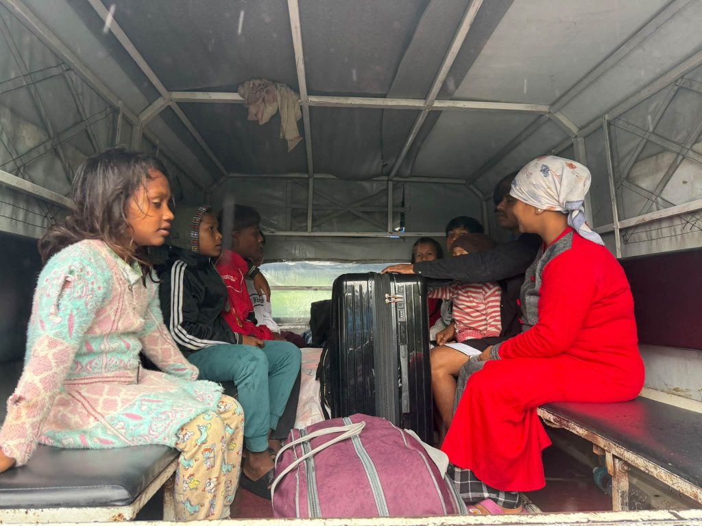 तिनाउ नदी तटिय क्षेत्रबाट २१ जनालाई सुरक्षित स्थानमा सारियो