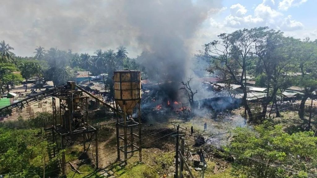म्यान्मारको रखाइनमा सेनाको हवाई हमला: कम्तीमा ४९ जनाको मृत्यु, ५८ घाइते